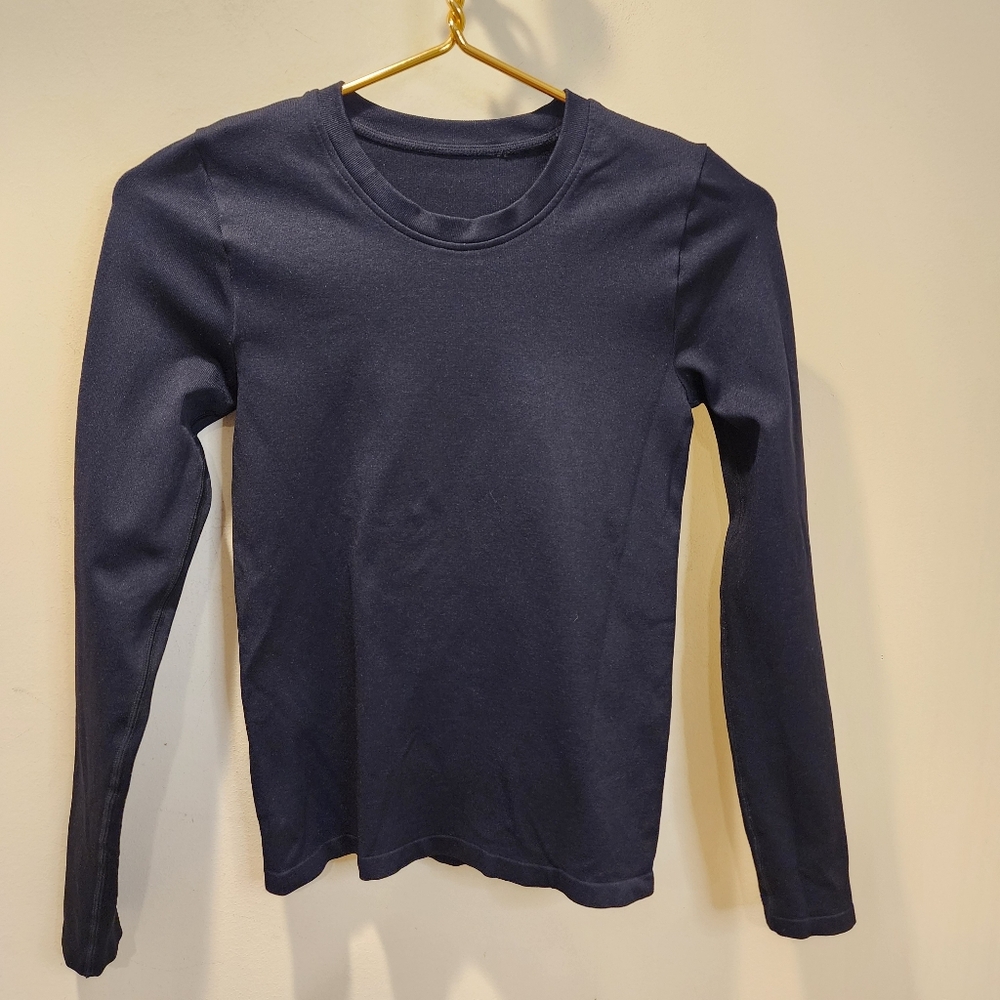 Oqq Women's Long Sleeve Black Crew Neck Fitted T-Shirt Size S
